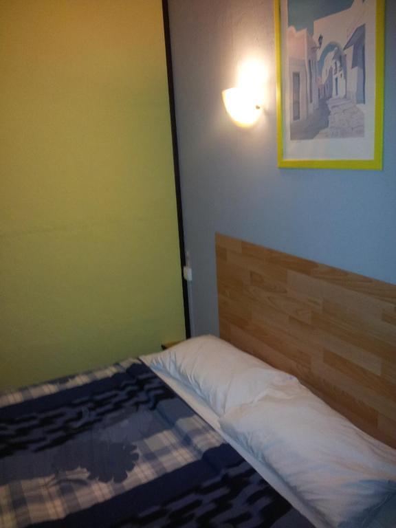 Hotel Du Bellay Blois Rum bild